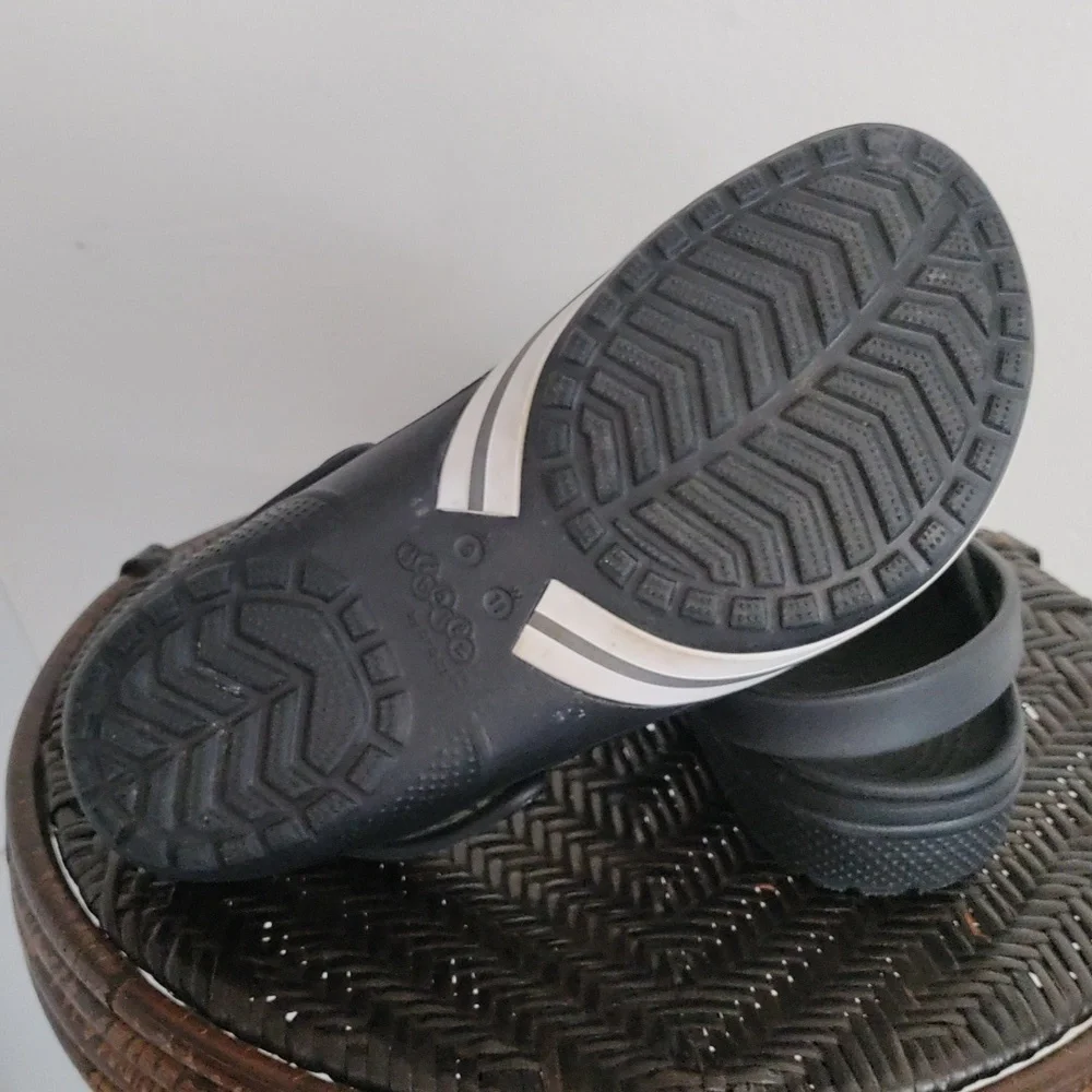 Jibbitz By Crocs Unisex Kilby Clogs Shoes Black White Slip On Men Sz 9 Women 11